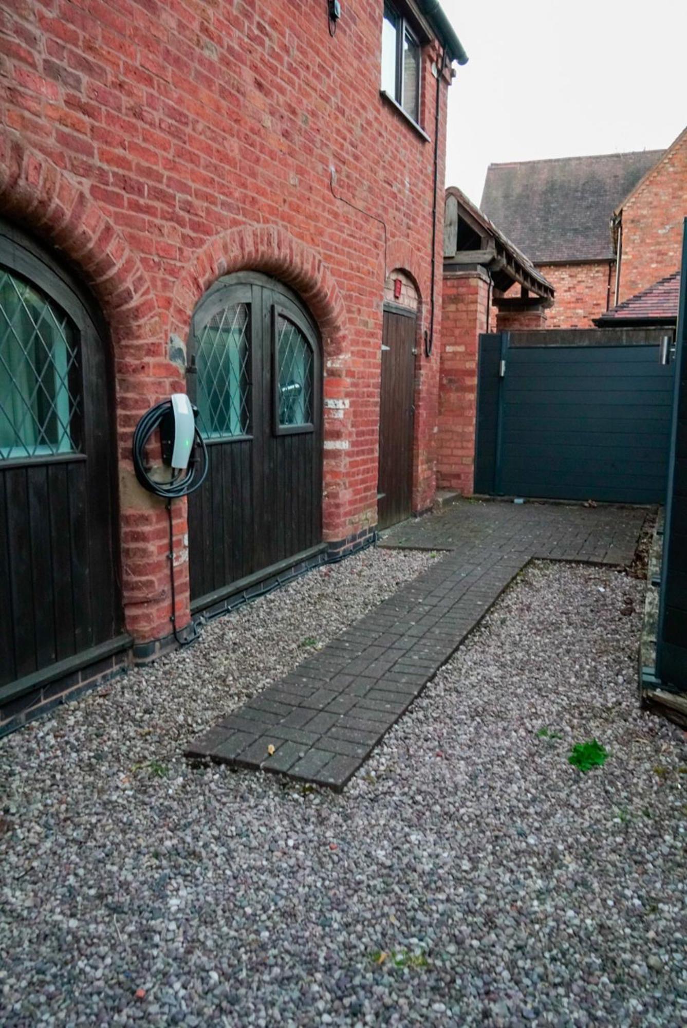 The Coach House Villa Birmingham Exterior photo