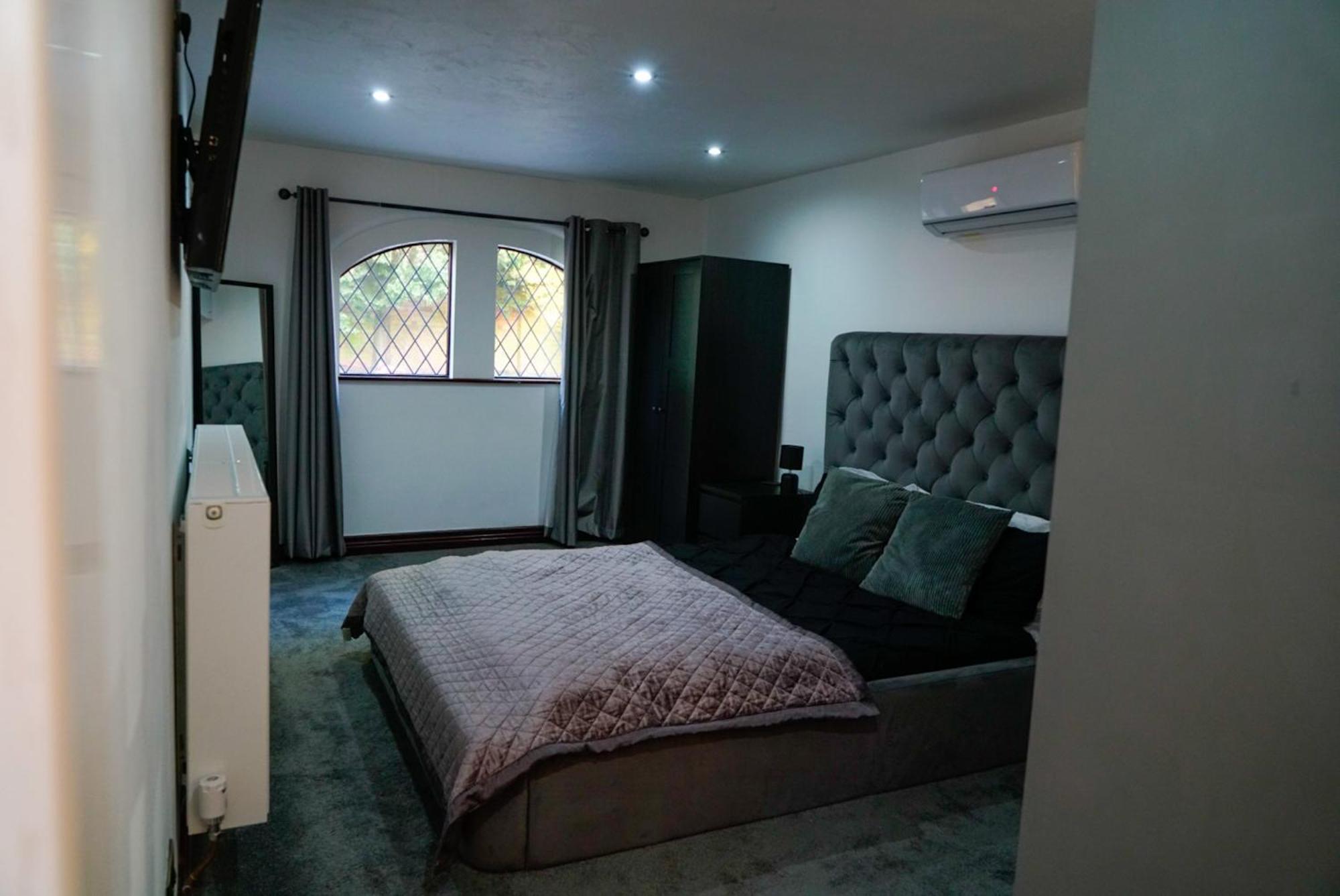 The Coach House Villa Birmingham Exterior photo